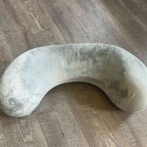Ergobaby Plush Nursing Pillow in Soft Gray